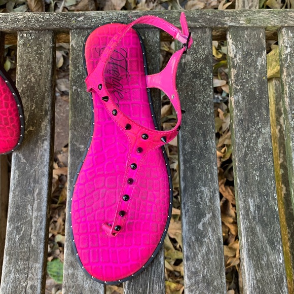 Fergie “Julep” “Vegan” Animal Print Pink Sandals - Picture 3 of 7